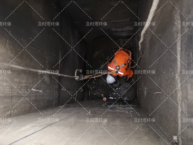 厌氧罐清淤抽污